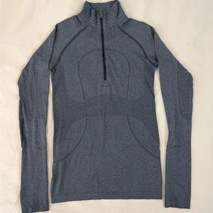 Lululemon 1/2 zip Long Sleeve top